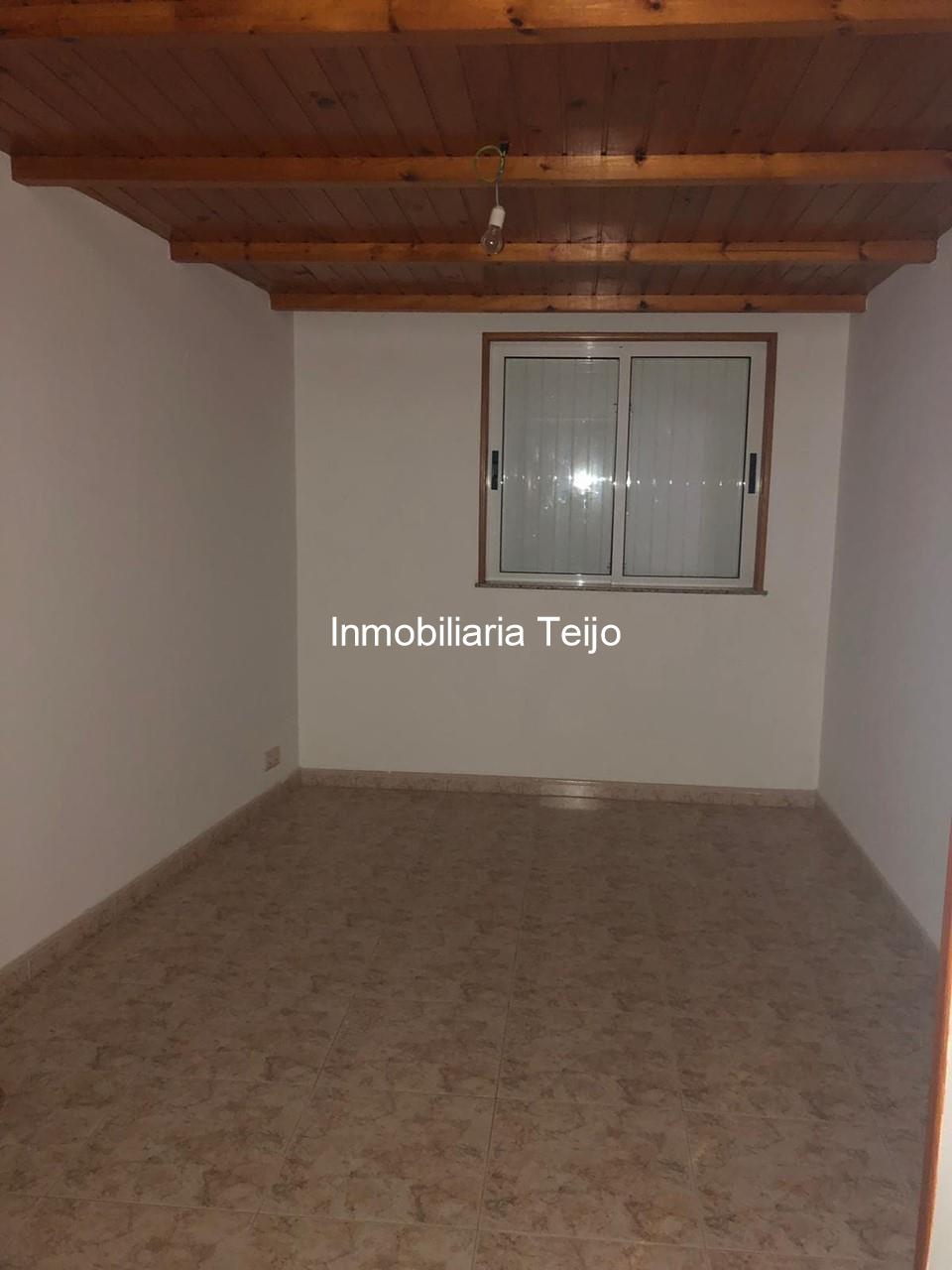 Foto 10 SE VENDE CASA ADOSADA EN CHANTEIRO