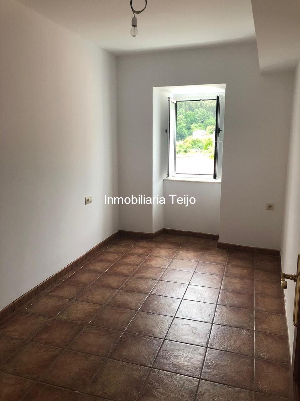 Foto 3 SE VENDE CASA ADOSADA EN CHANTEIRO