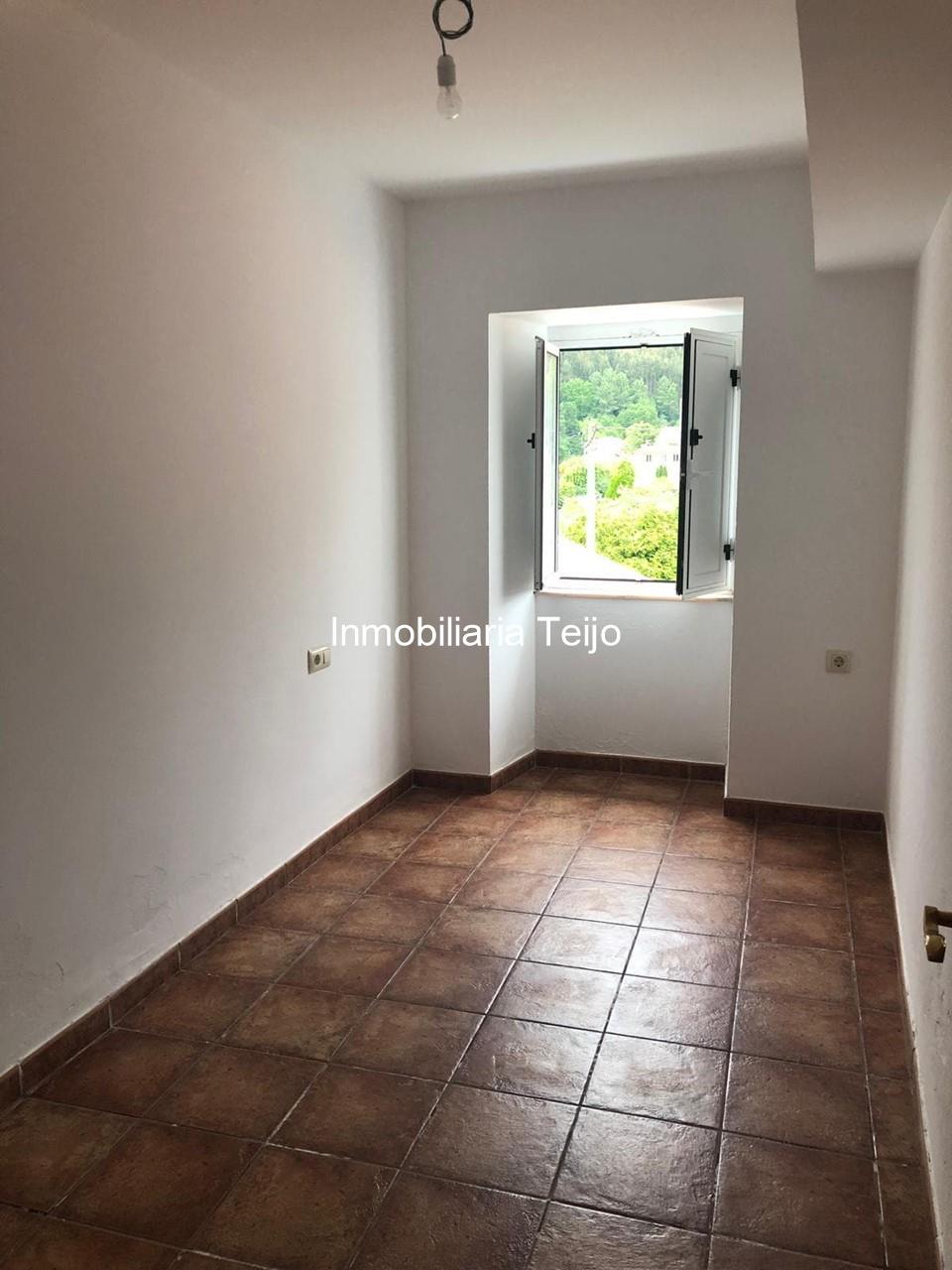 Foto 4 SE VENDE CASA ADOSADA EN CHANTEIRO