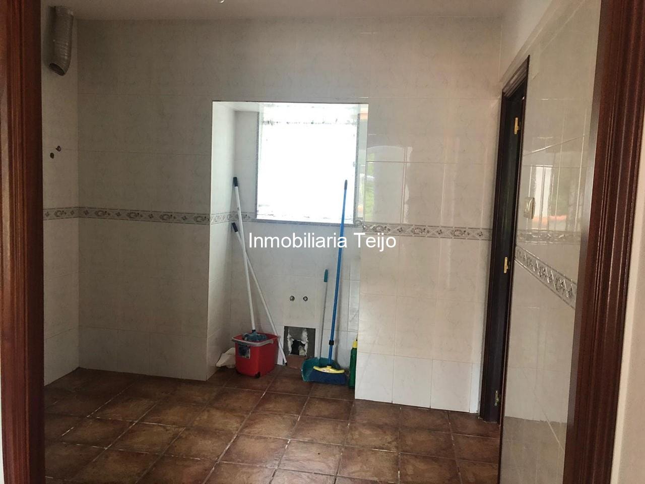 Foto 6 SE VENDE CASA ADOSADA EN CHANTEIRO