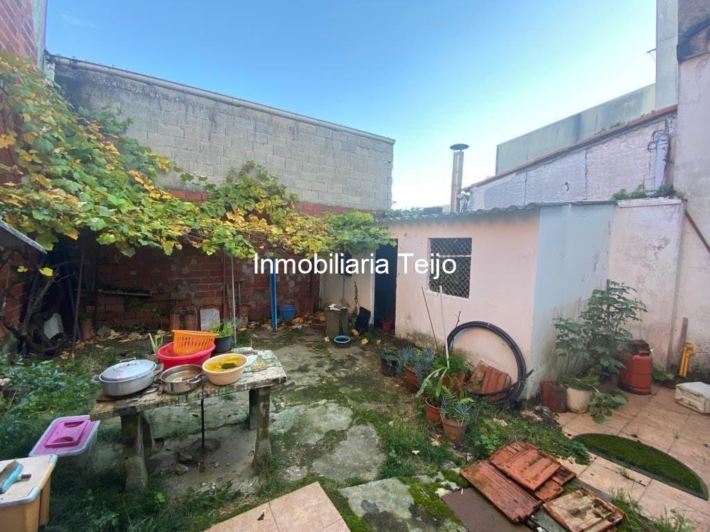 Foto 2 SE VENDE CASA ADOSADA EN LA CIUDAD