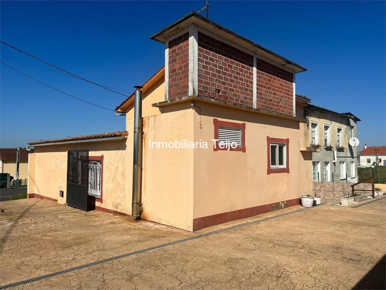 Foto 3 SE VENDE CASA ADOSADA EN MANIÑOS