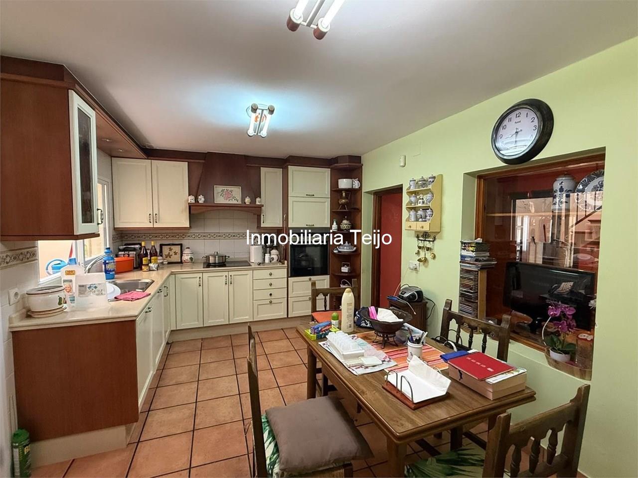 Foto 1 SE VENDE CASA ADOSADA EN MANIÑOS