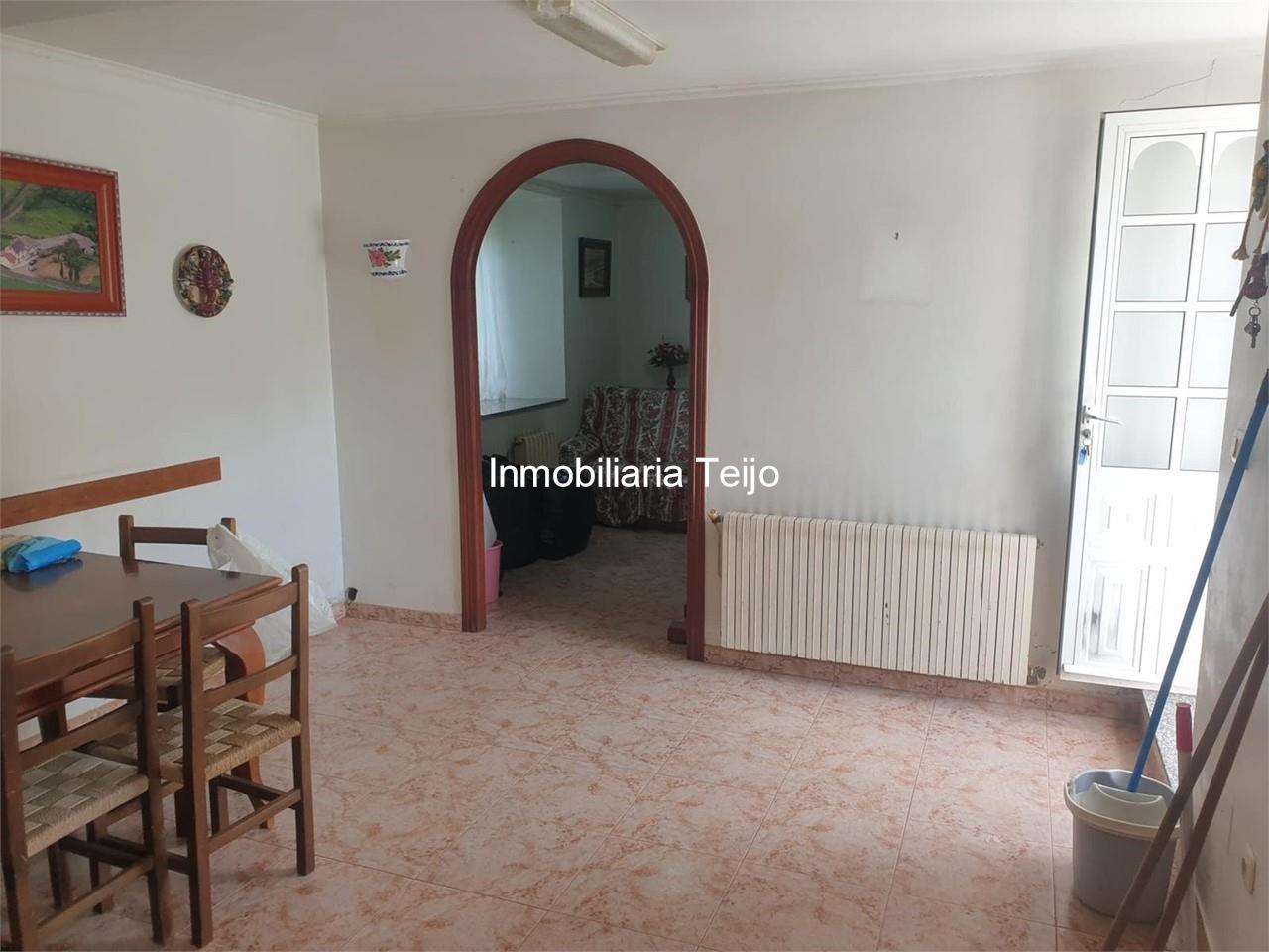 Foto 2 SE VENDE CASA CON BODEGAS AMPLIAS EN CERDIDO