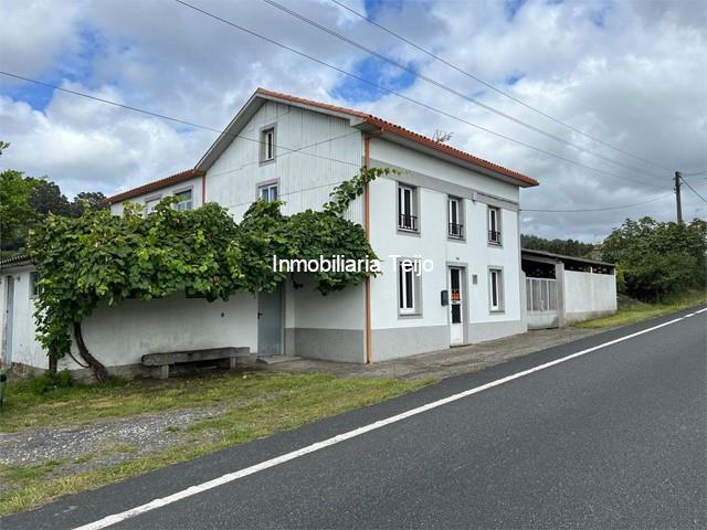 SE VENDE CASA CON BODEGAS EN SEDES - Narón