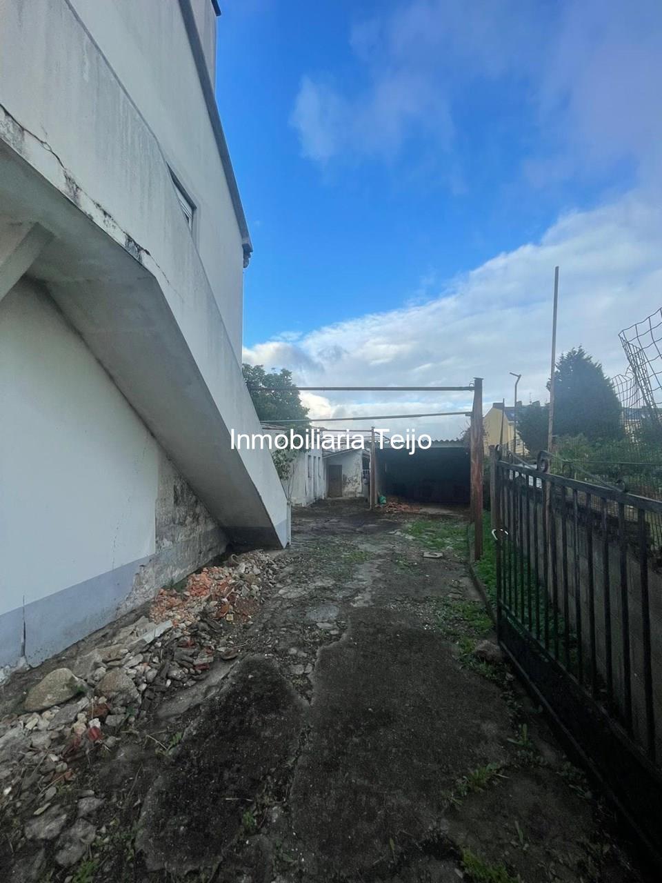 Foto 12 SE VENDE CASA CON BODEGAS Y FINCA CERRADA EN FREIXEIRO