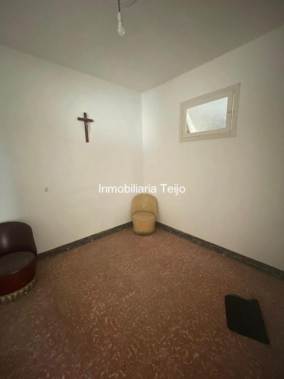 Foto 5 SE VENDE CASA CON BODEGAS Y FINCA CERRADA EN FREIXEIRO