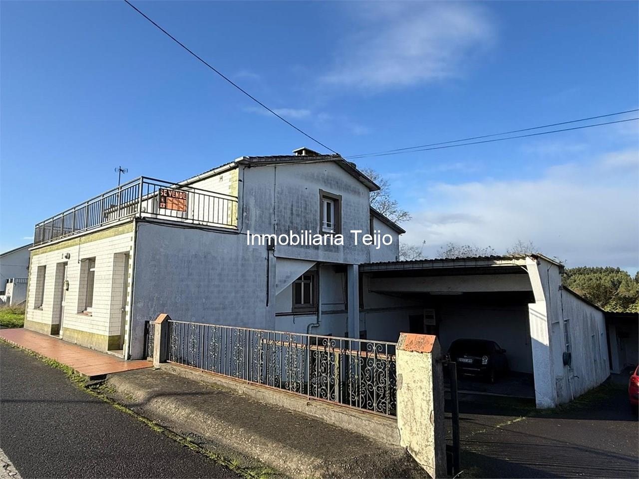 Foto 1 SE VENDE CASA CON DOS VIVIENDAS INDEPENDIENTES, FINCA CERRADA Y MUCHOS ANEXOS