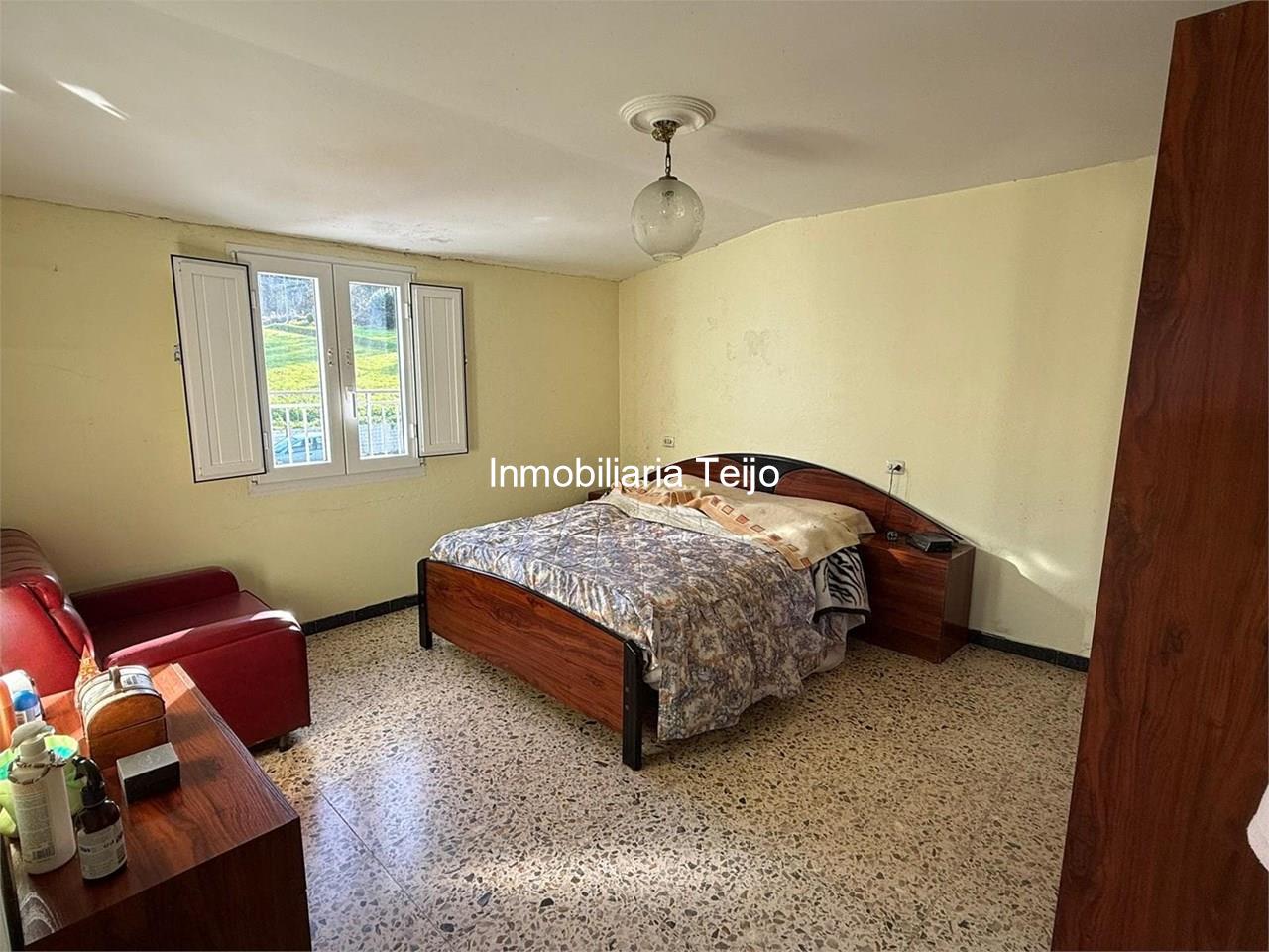 Foto 24 SE VENDE CASA CON DOS VIVIENDAS INDEPENDIENTES, FINCA CERRADA Y MUCHOS ANEXOS