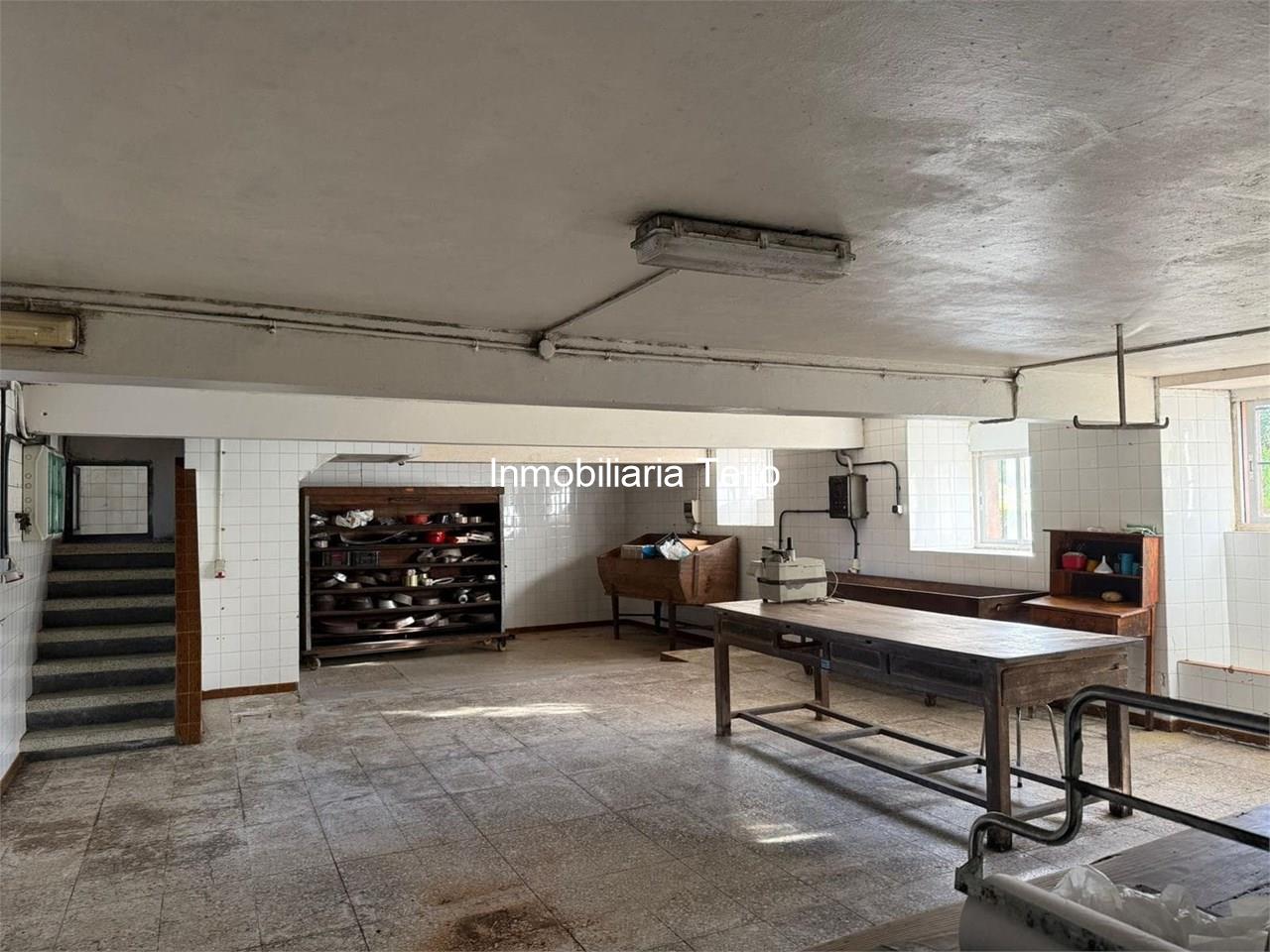 Foto 29 SE VENDE CASA CON DOS VIVIENDAS INDEPENDIENTES, FINCA CERRADA Y MUCHOS ANEXOS