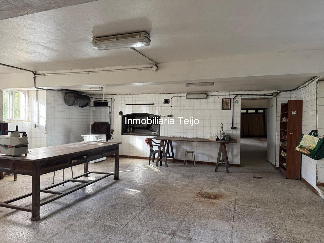 Foto 30 SE VENDE CASA CON DOS VIVIENDAS INDEPENDIENTES, FINCA CERRADA Y MUCHOS ANEXOS