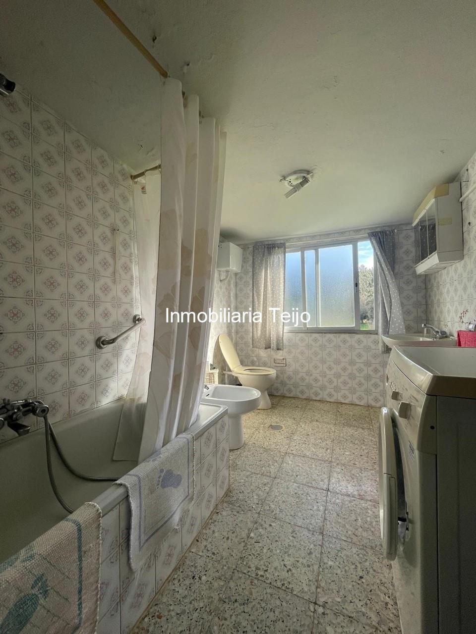 Foto 11 SE VENDE CASA CON FICNA CERRADA EN SAN SADURNIÑO
