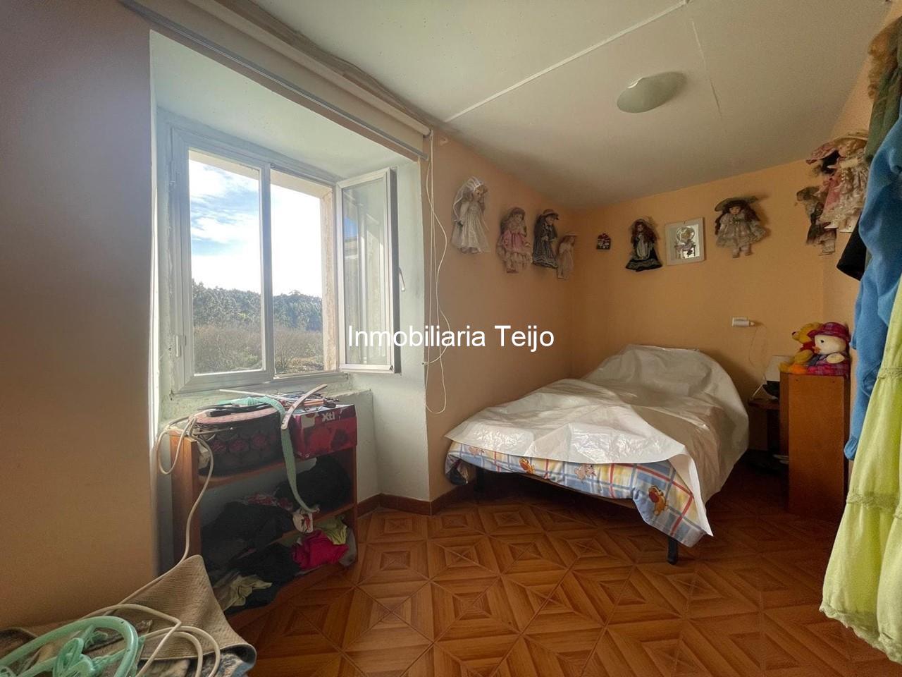 Foto 12 SE VENDE CASA CON FICNA CERRADA EN SAN SADURNIÑO