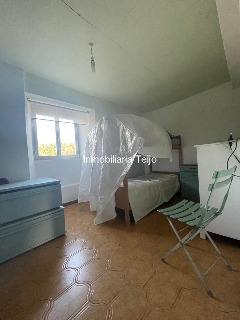 Foto 16 SE VENDE CASA CON FICNA CERRADA EN SAN SADURNIÑO