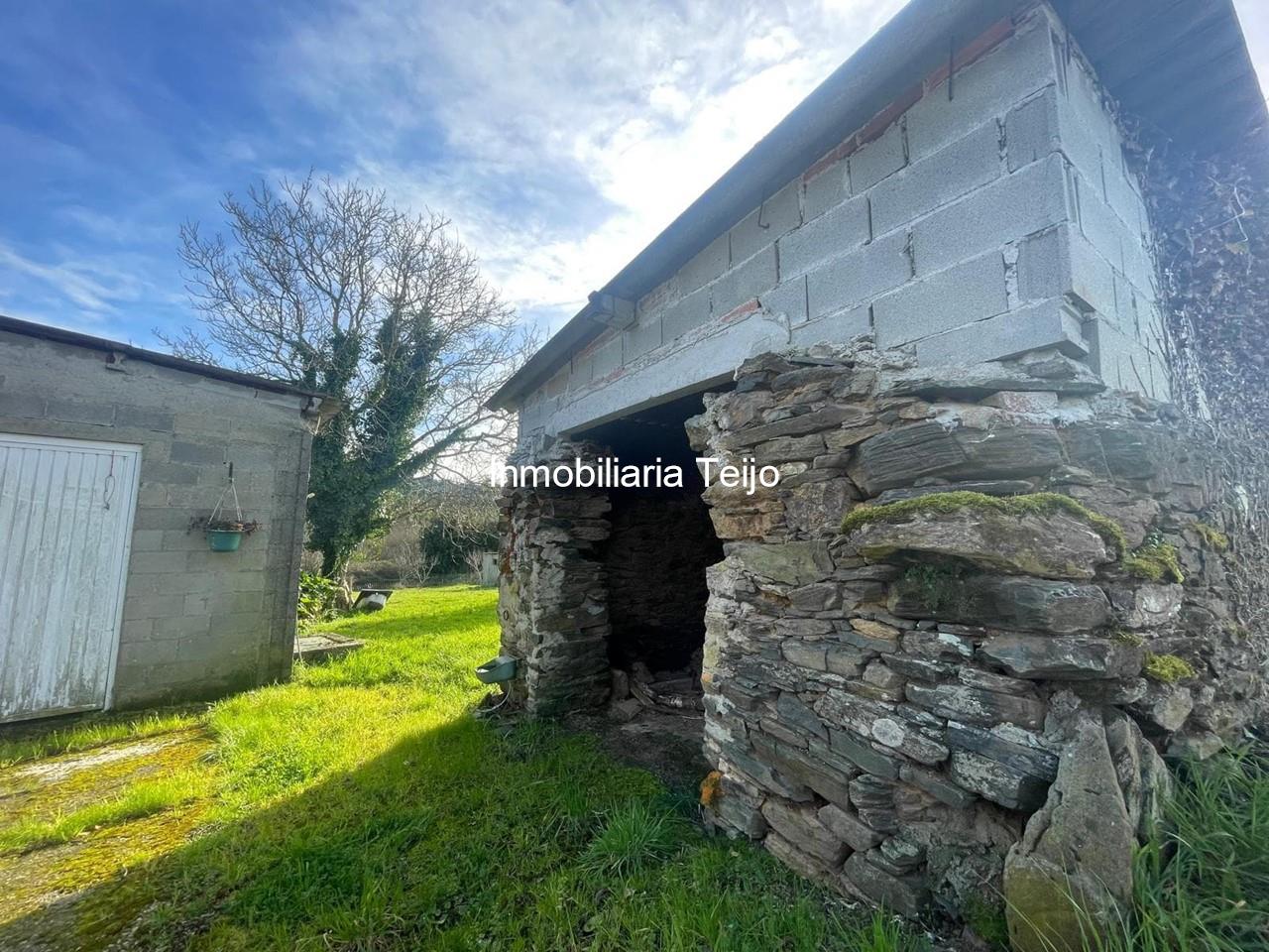 Foto 4 SE VENDE CASA CON FICNA CERRADA EN SAN SADURNIÑO