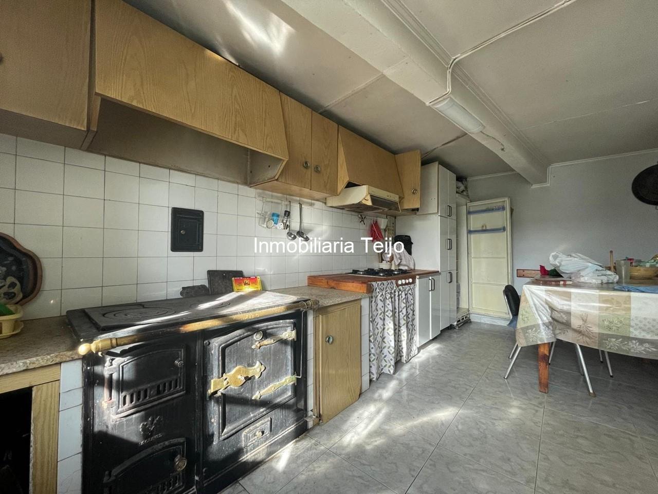 Foto 7 SE VENDE CASA CON FICNA CERRADA EN SAN SADURNIÑO
