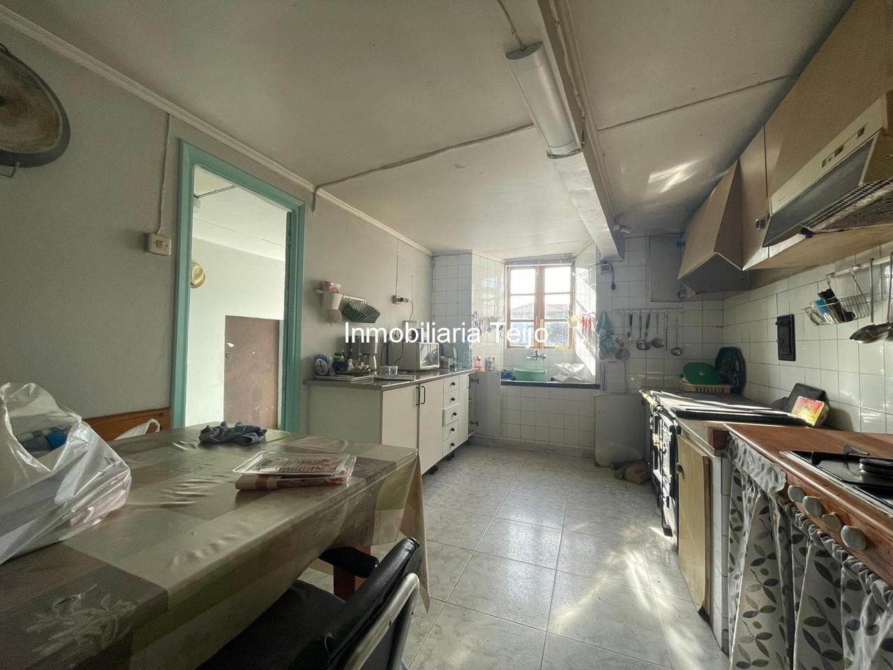 Foto 8 SE VENDE CASA CON FICNA CERRADA EN SAN SADURNIÑO