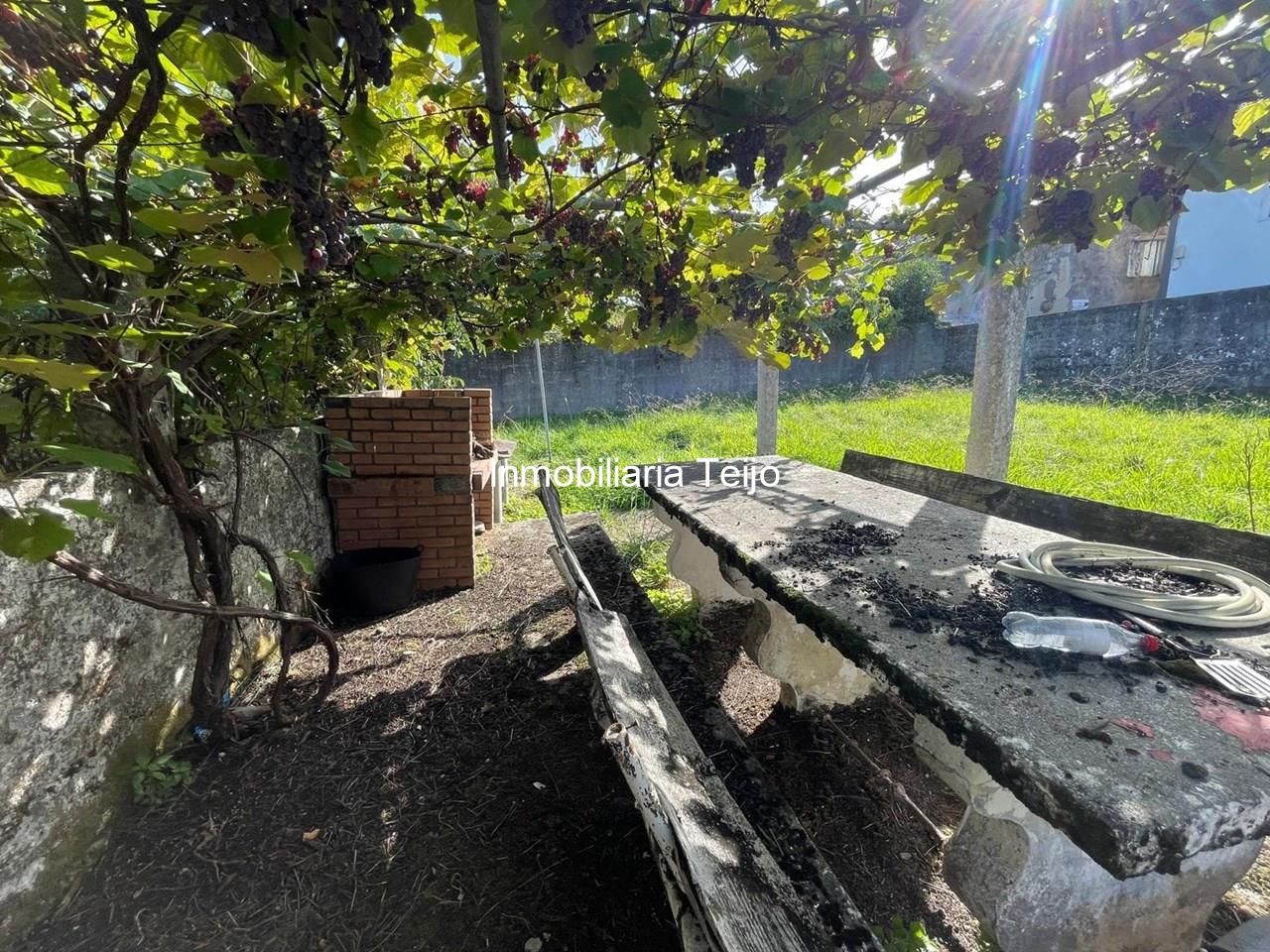 Foto 18 SE VENDE CASA CON FINCA CERRADA, GARAJE Y PATIO EN NEDA