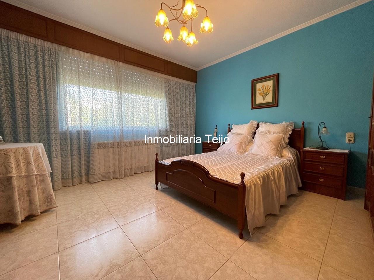 Foto 12 SE VENDE CASA CON FINCA Y VISTAS A LA RIA EN BARALLOBRE 