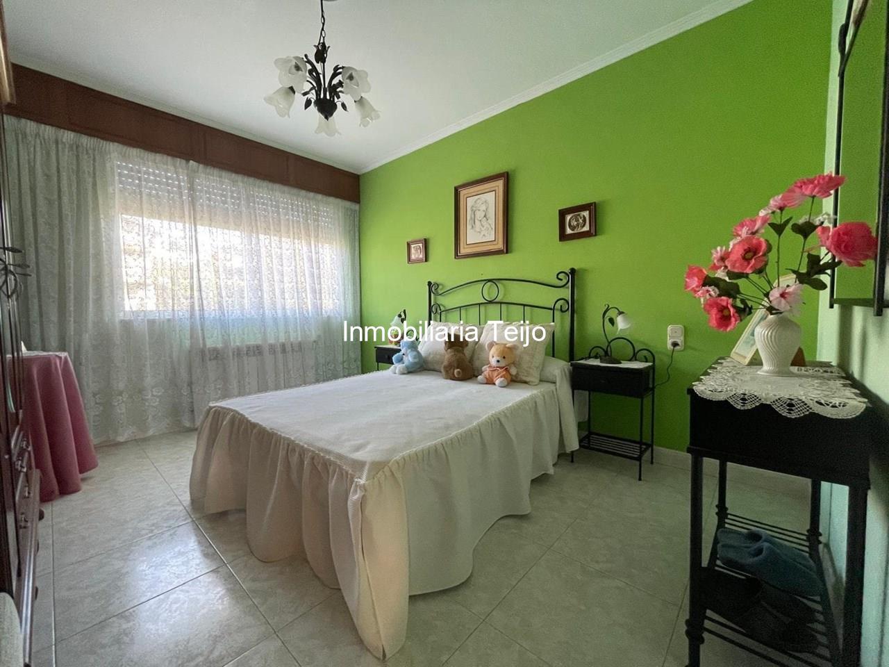 Foto 13 SE VENDE CASA CON FINCA Y VISTAS A LA RIA EN BARALLOBRE 