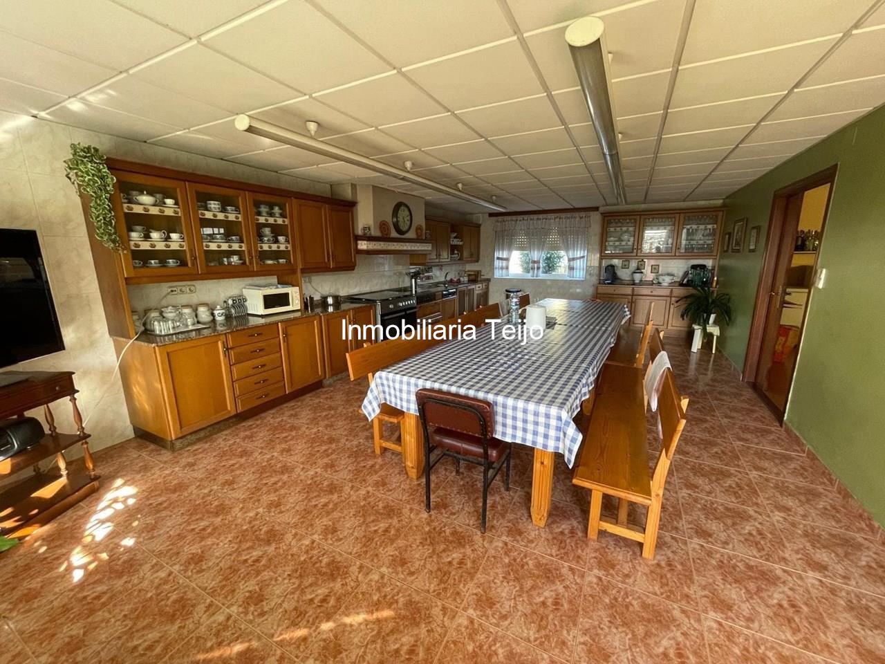 Foto 20 SE VENDE CASA CON FINCA Y VISTAS A LA RIA EN BARALLOBRE 