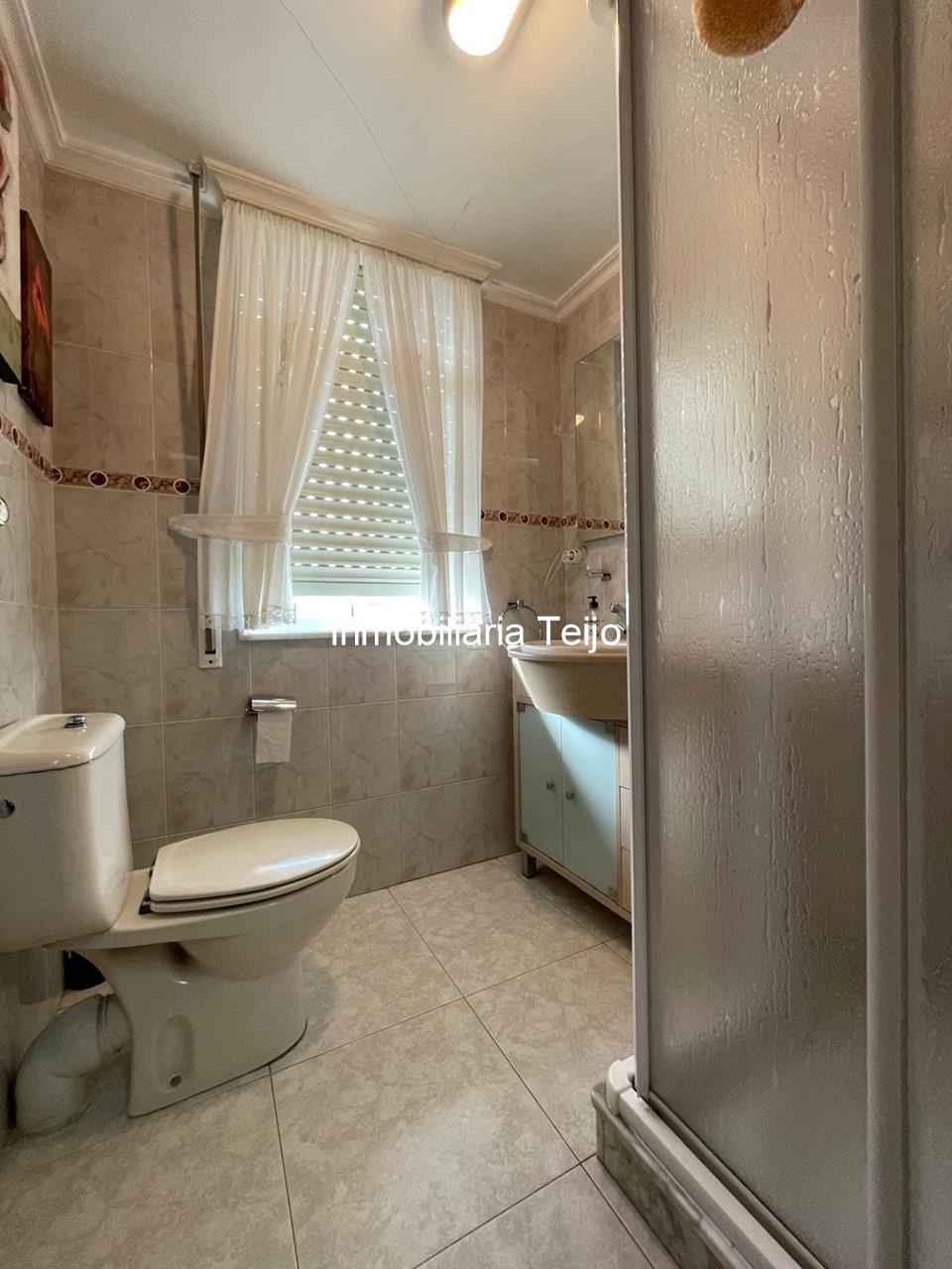 Foto 23 SE VENDE CASA CON FINCA Y VISTAS A LA RIA EN BARALLOBRE 