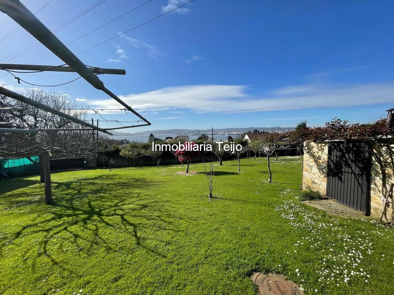 Foto 5 SE VENDE CASA CON FINCA Y VISTAS A LA RIA EN BARALLOBRE 