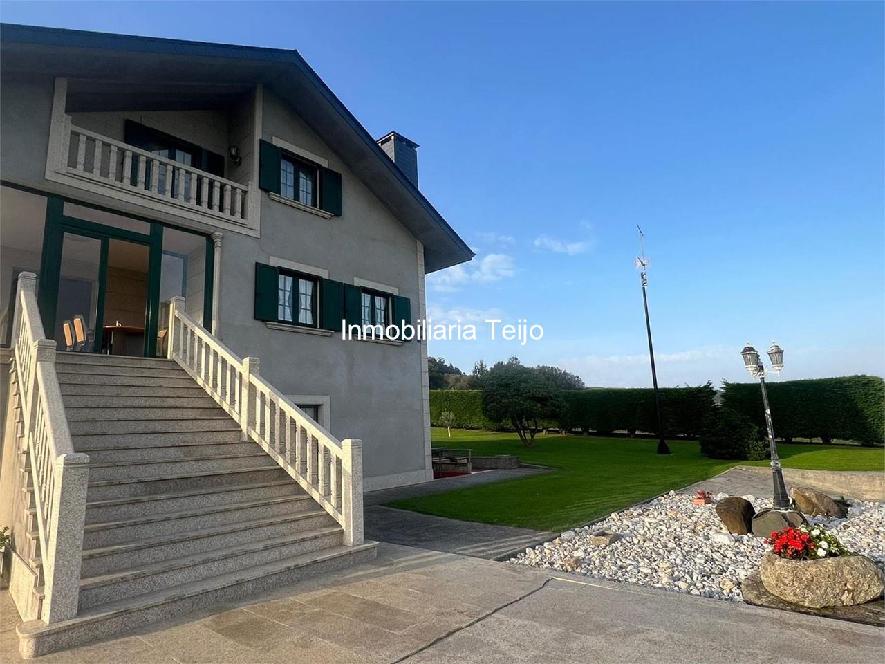 Foto 5 SE VENDE CASA DE NUEVA CONSTRUCCIÓN Y GRAN FINCA CERRADA EN EL VAL