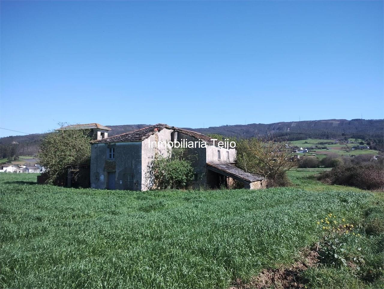 Foto 1 SE VENDE CASA DE PIEDRA CON 10.000 M2 DE FINCA EN LOURENZÁ