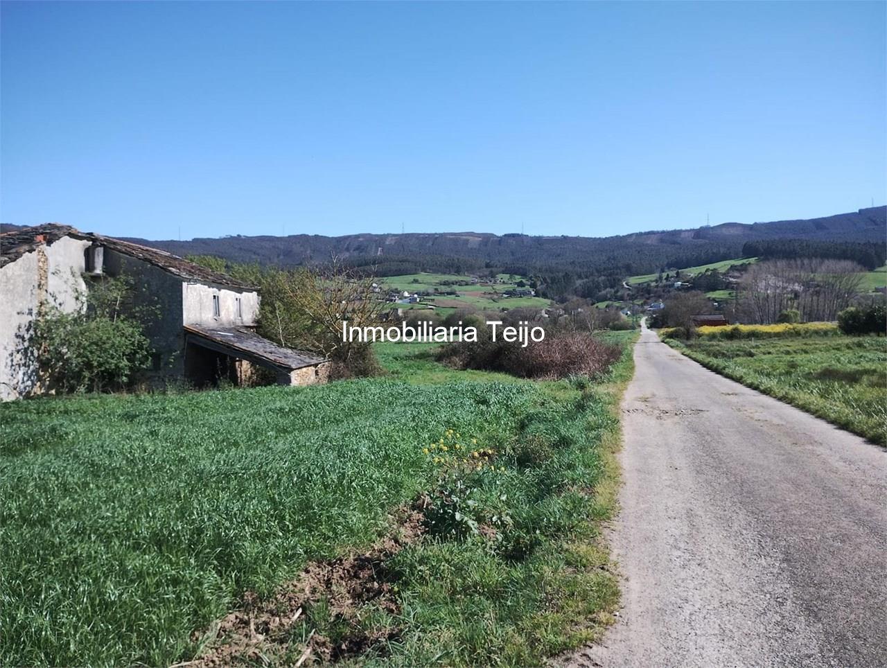 Foto 3 SE VENDE CASA DE PIEDRA CON 10.000 M2 DE FINCA EN LOURENZÁ