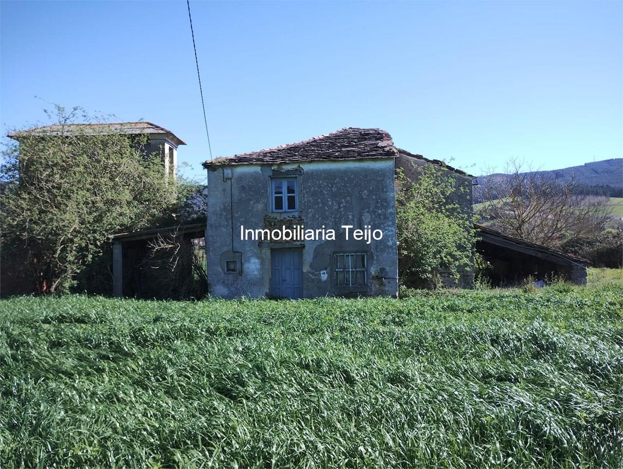 Foto 4 SE VENDE CASA DE PIEDRA CON 10.000 M2 DE FINCA EN LOURENZÁ