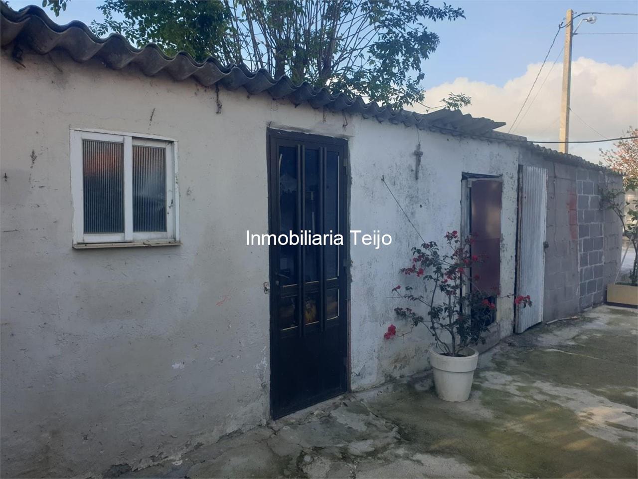 Foto 4 SE VENDE CASA DE PIEDRA DE PLANTA BAJA CON PATIO Y FINCA EN A MALATA