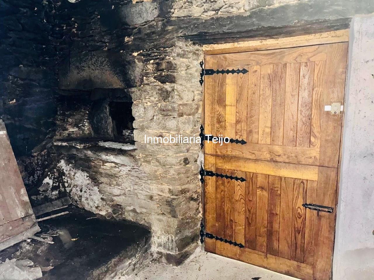 Foto 16 SE VENDE CASA DE PIEDRA PARA REHABILITAR CON TERRENO EN ORTIGUEIRA
