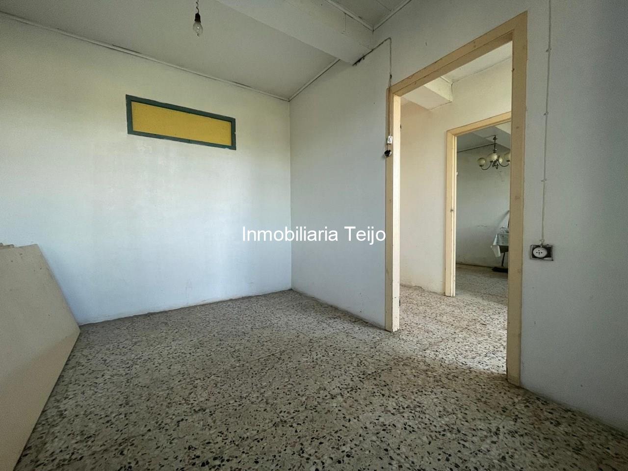 Foto 8 SE VENDE CASA DE PIEDRA PARA REHABILITAR EN CASTRO CON FINCA EDIFICABLE Y SEGREGABLE