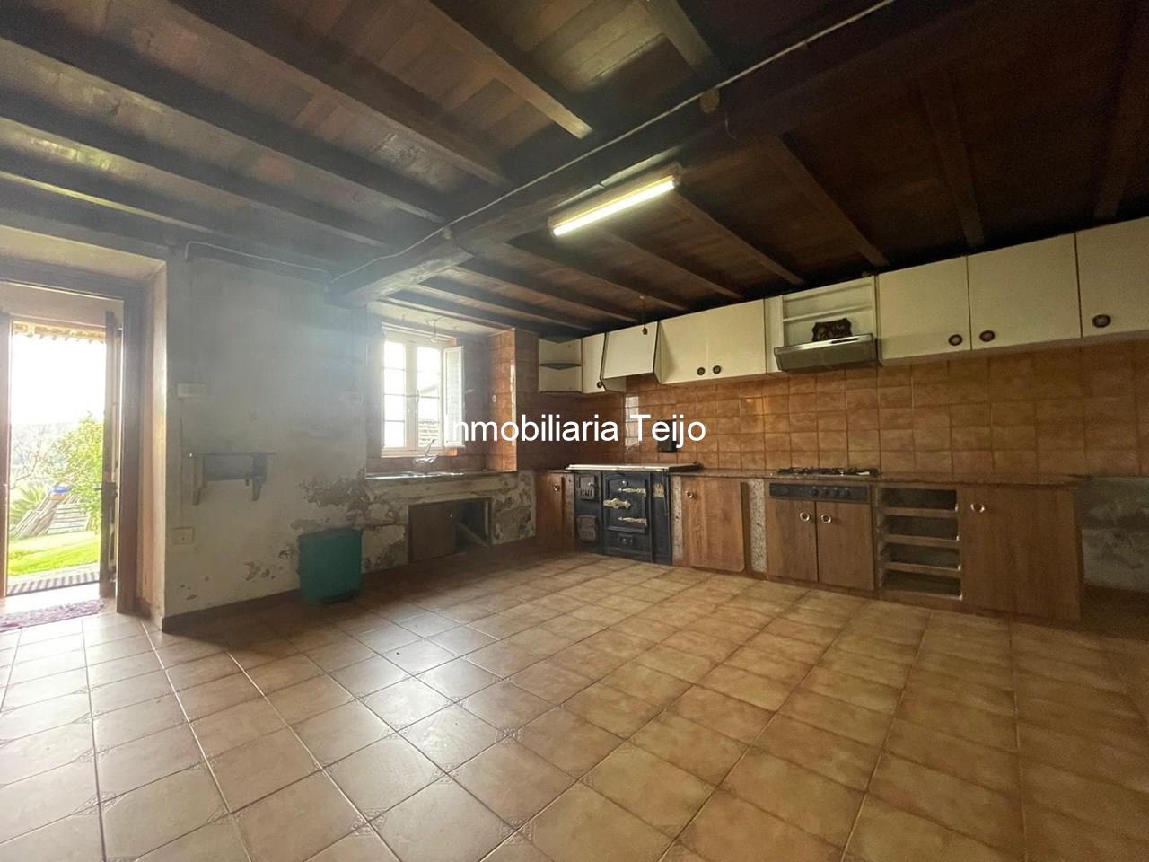 Foto 11 SE VENDE CASA DE PIEDRA PARA REHABILITAR EN MOECHE CON FINCA URBANA DE 2500 M2