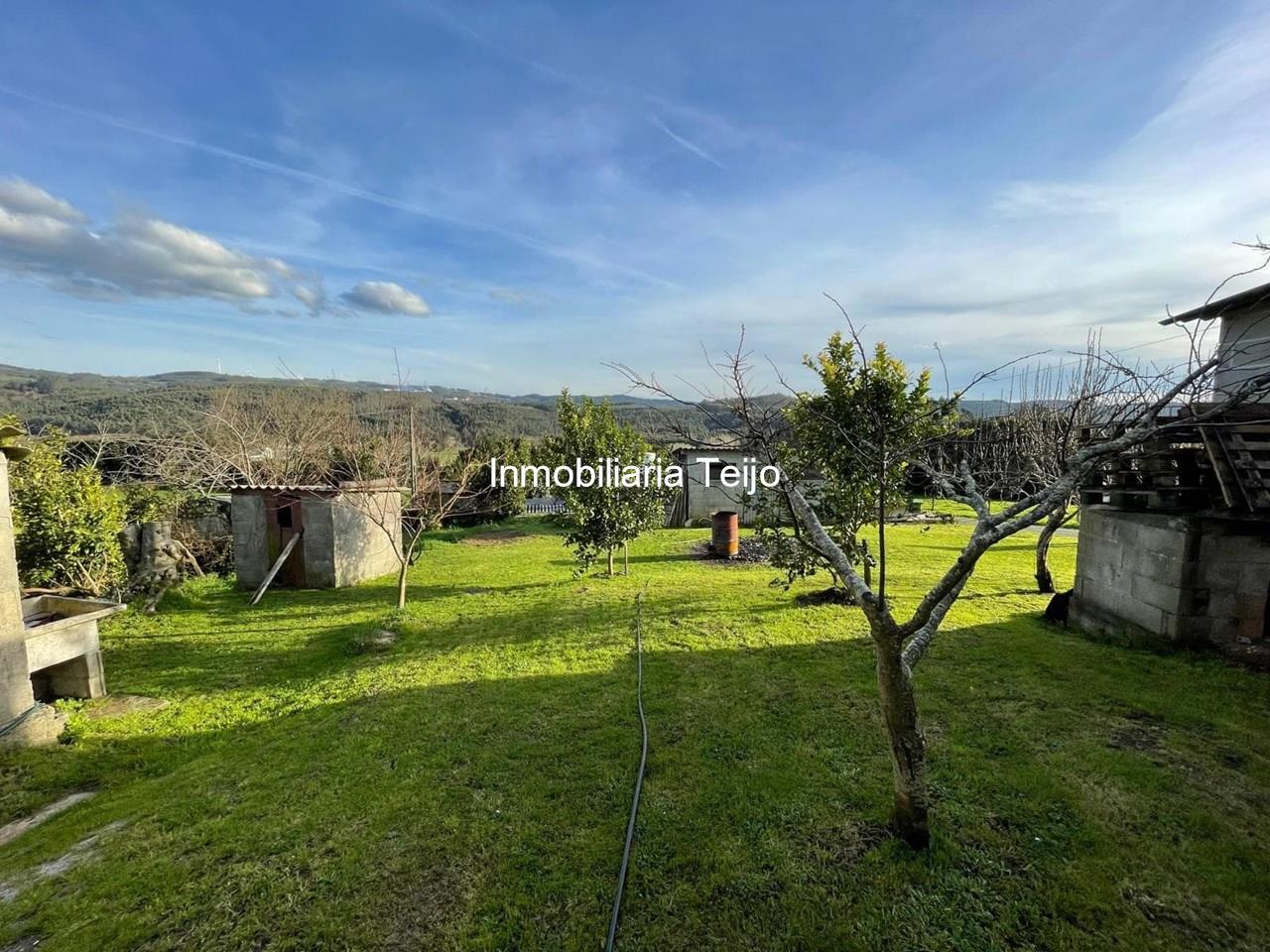 Foto 2 SE VENDE CASA DE PIEDRA PARA REHABILITAR EN MOECHE CON FINCA URBANA DE 2500 M2