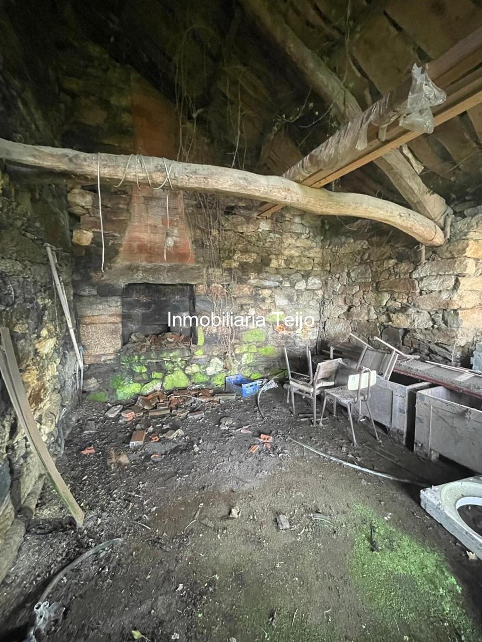 Foto 11 SE VENDE CASA DE PIEDRA PARA REHABILITAR EN SAN SADURNIÑO CON PISO FUNDIDO Y FINCA