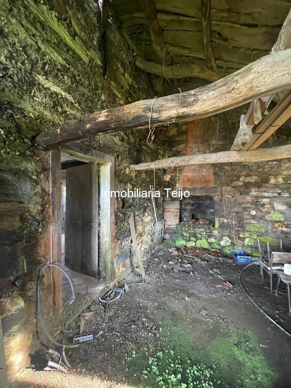 Foto 12 SE VENDE CASA DE PIEDRA PARA REHABILITAR EN SAN SADURNIÑO CON PISO FUNDIDO Y FINCA