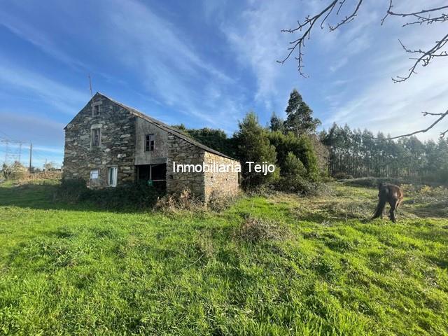 SE VENDE CASA DE PIEDRA PARA REHABILITAR EN SAN SADURNIÑO CON PISO FUNDIDO Y FINCA