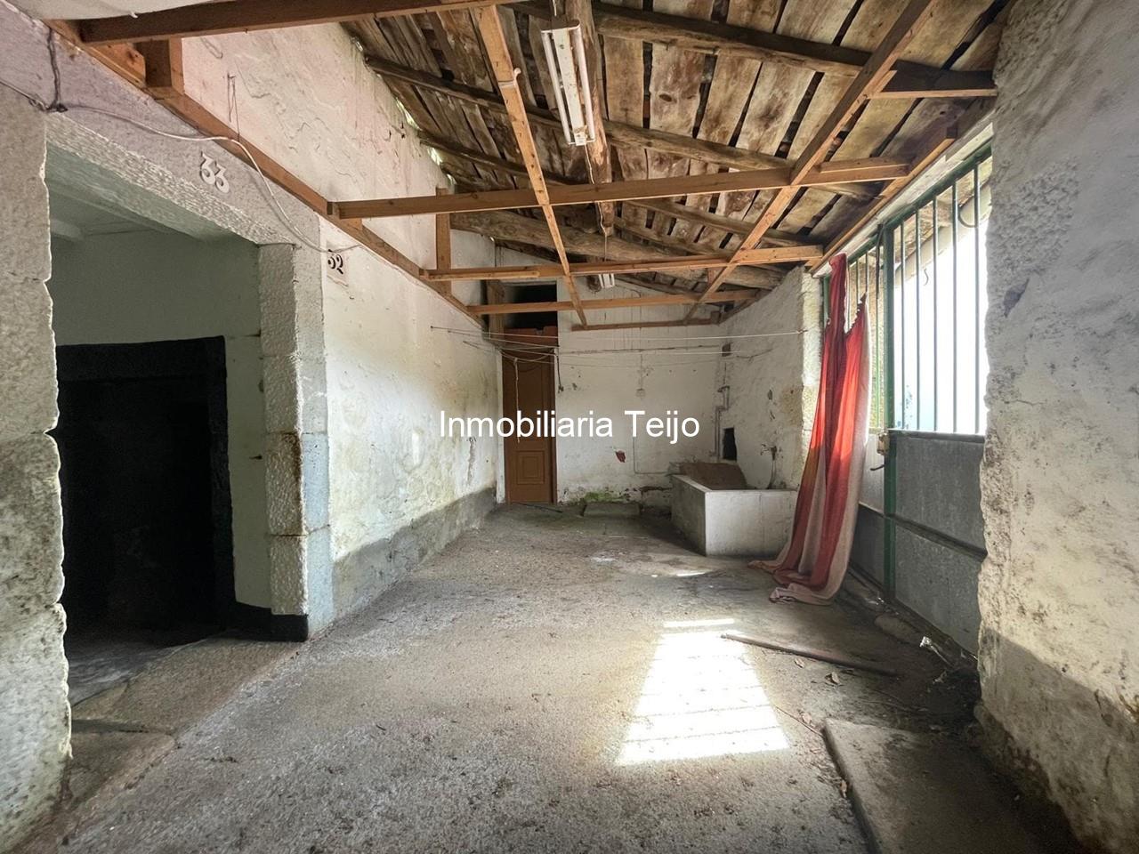 Foto 12 SE VENDE CASA DE PIEDRA PARA RESTAURAR EN BRIÓN (VISTAS PANORÁMICAS)