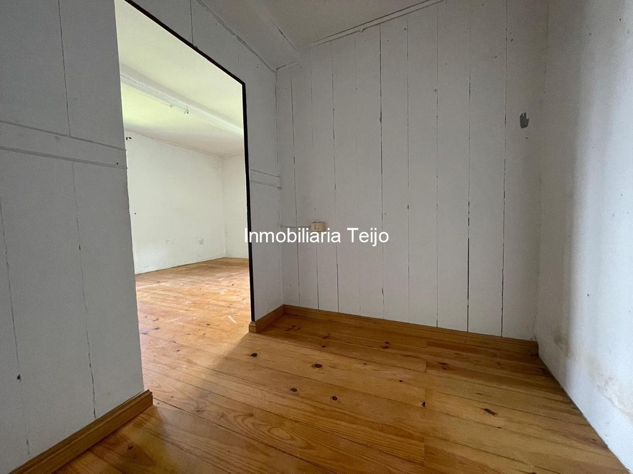 Foto 13 SE VENDE CASA DE PIEDRA PARA RESTAURAR EN BRIÓN (VISTAS PANORÁMICAS)