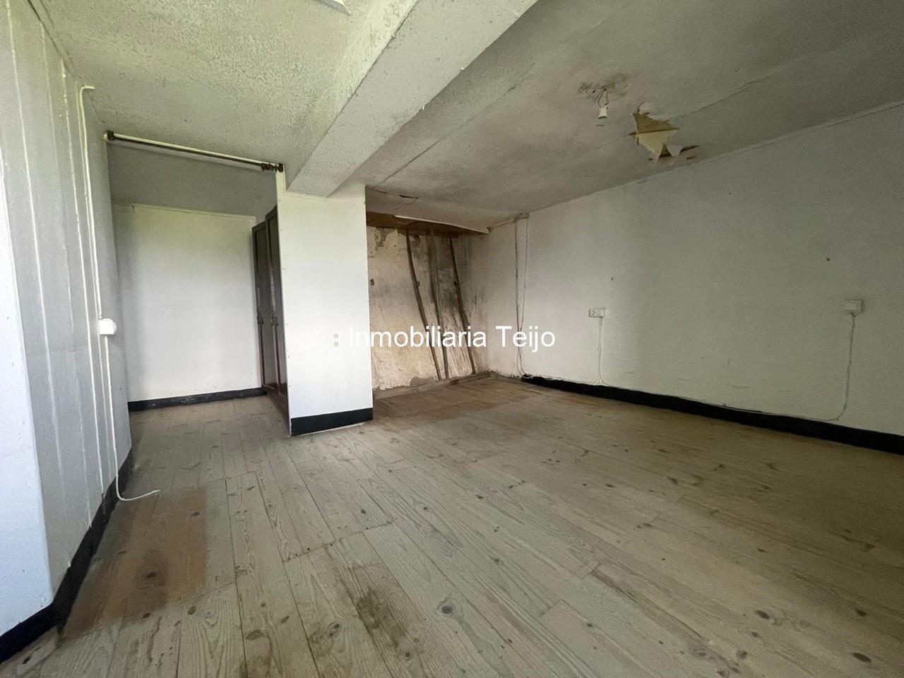Foto 14 SE VENDE CASA DE PIEDRA PARA RESTAURAR EN BRIÓN (VISTAS PANORÁMICAS)
