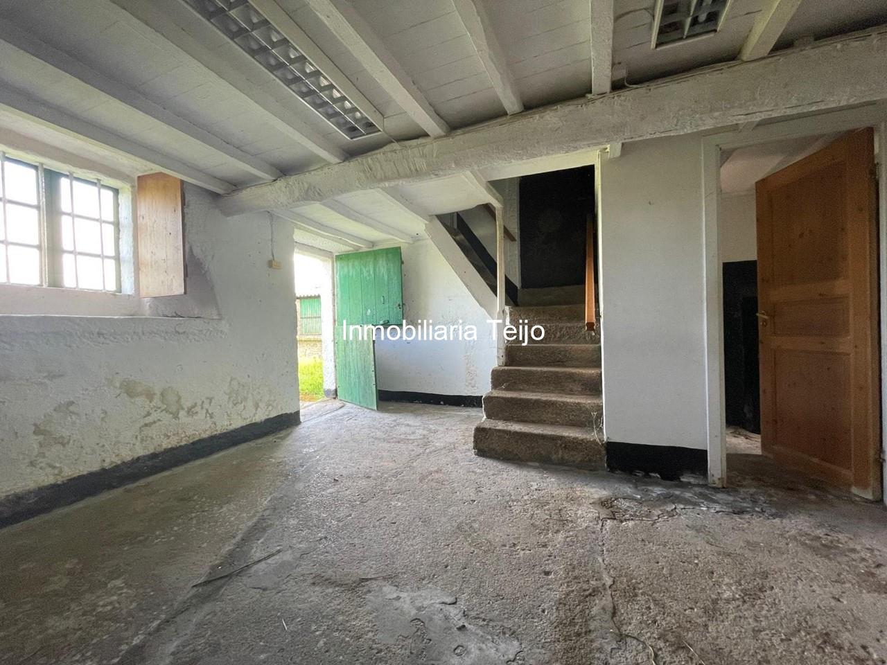 Foto 6 SE VENDE CASA DE PIEDRA PARA RESTAURAR EN BRIÓN (VISTAS PANORÁMICAS)