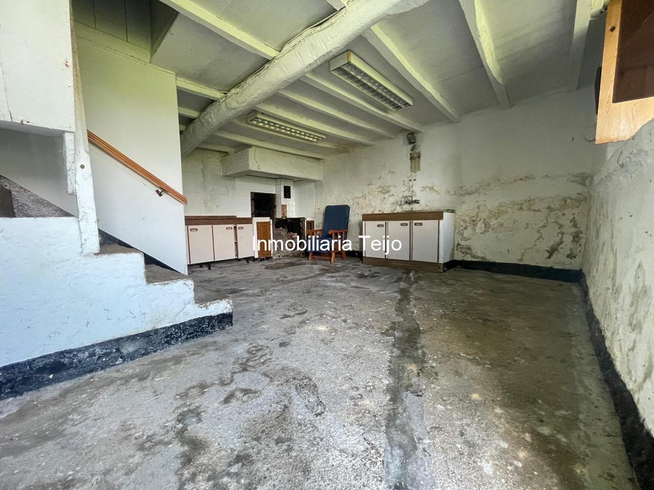 Foto 7 SE VENDE CASA DE PIEDRA PARA RESTAURAR EN BRIÓN (VISTAS PANORÁMICAS)