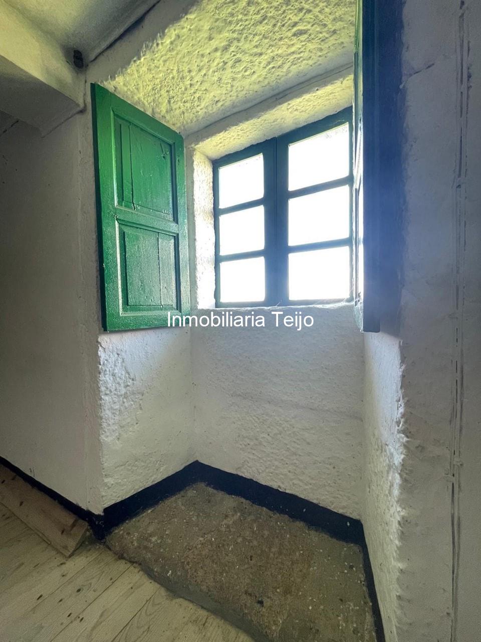 Foto 8 SE VENDE CASA DE PIEDRA PARA RESTAURAR EN BRIÓN (VISTAS PANORÁMICAS)