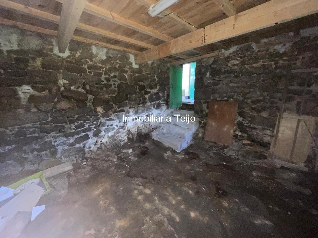 Foto 9 SE VENDE CASA DE PIEDRA PARA RESTAURAR EN BRIÓN (VISTAS PANORÁMICAS)