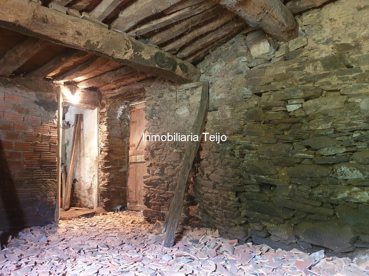 Foto 12 SE VENDE CASA DE PIEDRA PARA RESTAURAR EN PORTO DO CABO