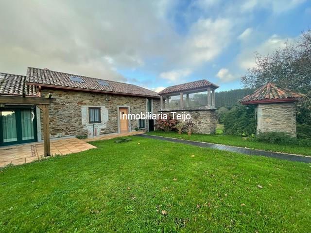 SE VENDE CASA DE PIEDRA RESTAURADA, FINCA CERRADA CON GARAJE Y ANEXO PARA OTRA VIVIENDA EN MOECHE