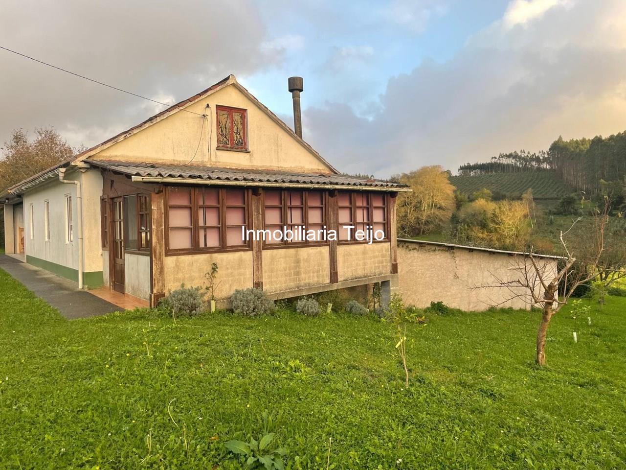 Foto 32 SE VENDE CASA DE PIEDRA RESTAURADA, FINCA CERRADA CON GARAJE Y ANEXO PARA OTRA VIVIENDA EN MOECHE