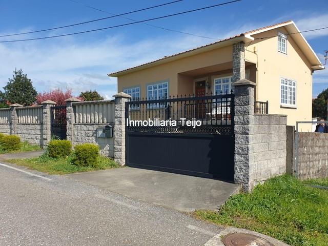 SE VENDE CASA EN CASTRO CON FINCA CERRADA - Narón